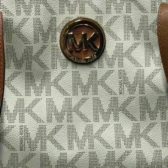 🔥🔥Michael Michael Kors Jet Set Vanilla MK Signature Tote with leather trim NWOT - Picture 8 of 13